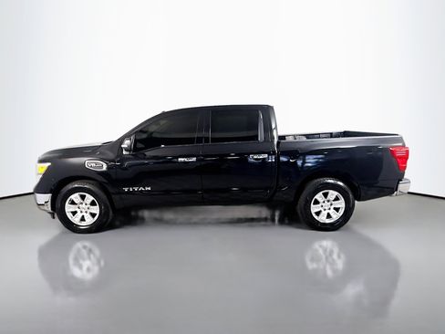 Used 2017 Nissan Titan SV image 6