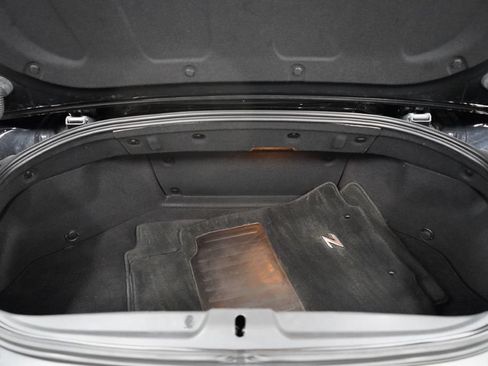Used 2019 Nissan 370Z Touring RWD image 18