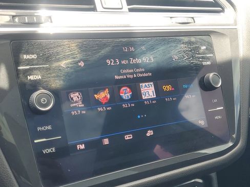 Used 2018 Volkswagen Tiguan SE image 27