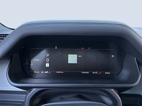 Used 2024 Land Rover Defender 110 S image 17