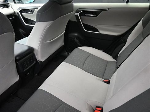 Used 2019 Toyota RAV4 XLE image 21