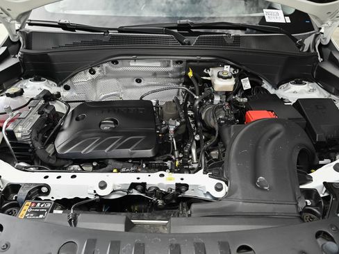 Used 2026 Chevrolet Trax LT w/ LPO, Blackout Package FWD image 14