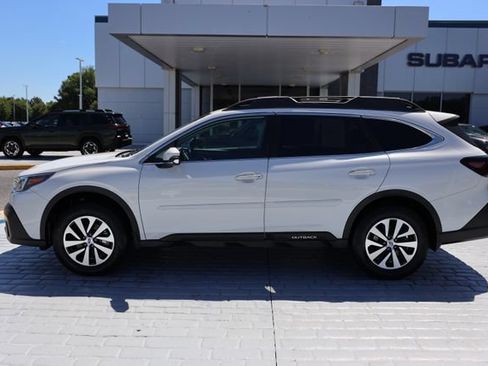 Used 2020 Subaru Outback Premium AWD/4WD image 2