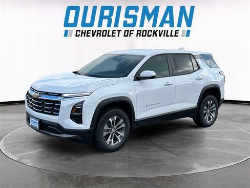 New 2026 Chevrolet Equinox LT image 2