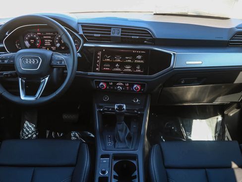 New 2025 Audi Q3 2.0T Premium image 17