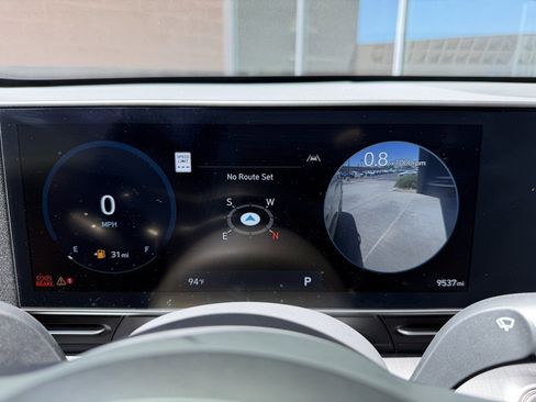 Used 2024 Hyundai Kona Limited FWD image 18