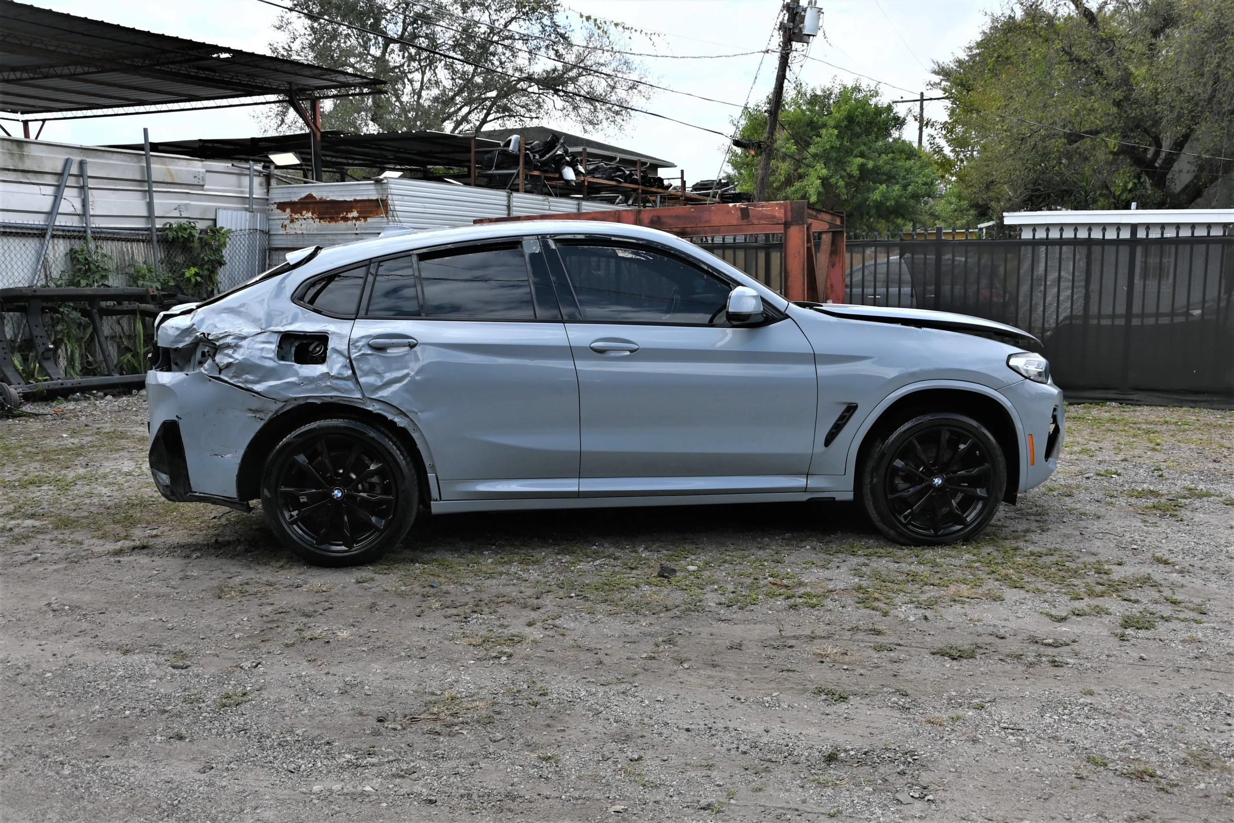 Used 2024 BMW X4 xDrive30i w/ M Sport Package AWD/4WD image 5
