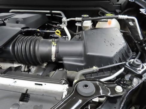 Used 2023 GMC Canyon Denali image 28