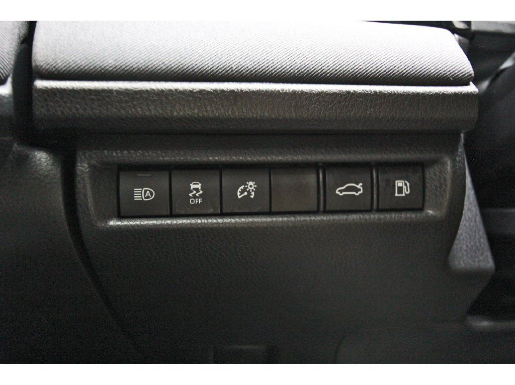 Used 2025 Toyota Camry LE FWD image 24