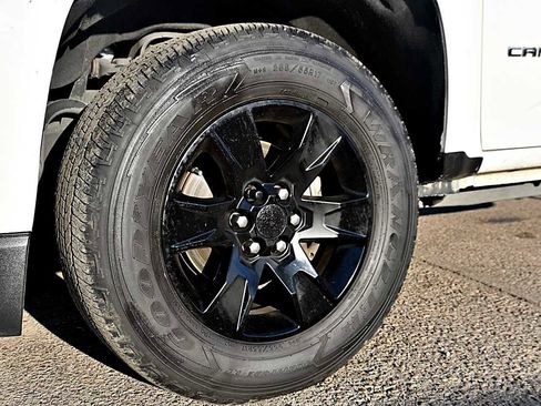 Used 2018 GMC Canyon SLE image 8