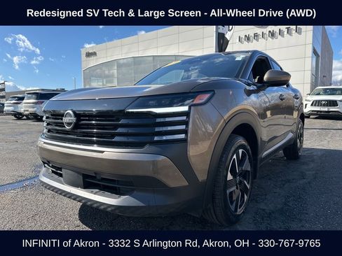 Used 2025 Nissan Kicks SV AWD/4WD image 1