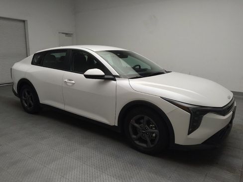 Used 2025 Kia K4 FWD image 11