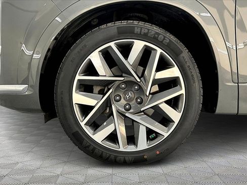 Used 2023 Hyundai Santa Fe Calligraphy image 9