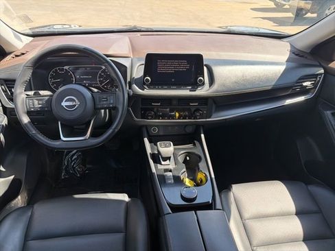 Used 2023 Nissan Rogue SV w/ SV Premium B Package image 9