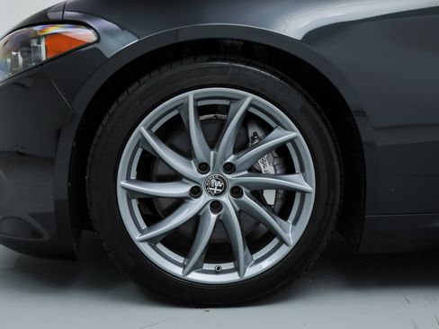 New 2025 Alfa Romeo Giulia w/ Driving Assist Package RWD image 18
