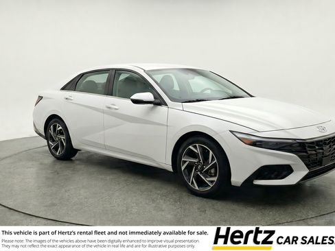 Used 2025 Hyundai Elantra SEL FWD image 1
