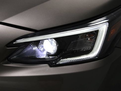 Used 2021 Subaru Outback Premium AWD/4WD image 45