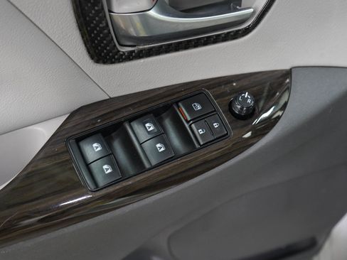Used 2020 Toyota Sienna XLE w/ XLE Navigation Package FWD image 22
