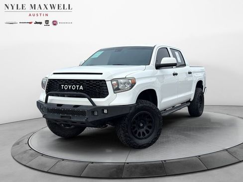 Used 2020 Toyota Tundra SR5 w/ SR5 Leather Package AWD/4WD image 1