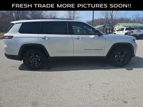 Used 2023 Jeep Grand Cherokee L Laredo image 6