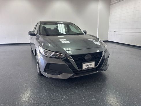 Used 2022 Nissan Sentra SV image 1