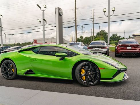 Used 2024 Lamborghini Huracan Tecnica RWD image 11