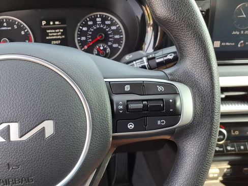 Used 2023 Kia K5 LXS FWD image 9