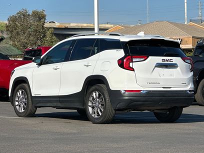 Used 2024 GMC Terrain SLT