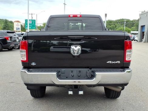 Used 2024 RAM 2500 Tradesman w/ Chrome Appearance Group AWD/4WD image 4