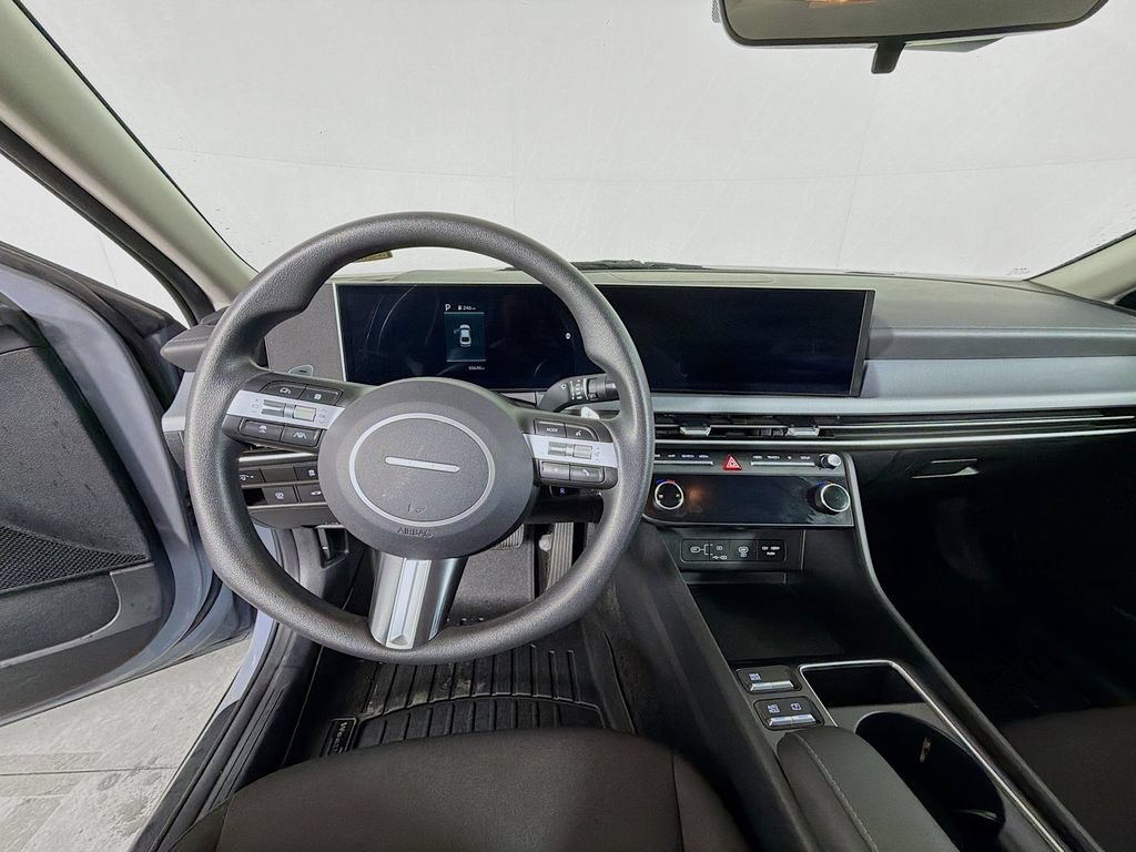 Used 2025 Hyundai Sonata SEL FWD image 13