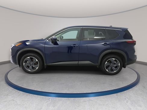 Certified 2025 Nissan Rogue SV image 8