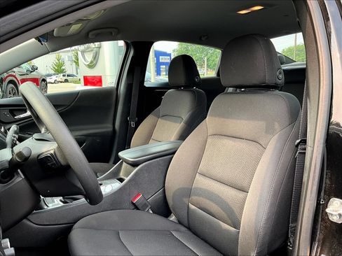 Used 2019 Chevrolet Malibu LT FWD image 4