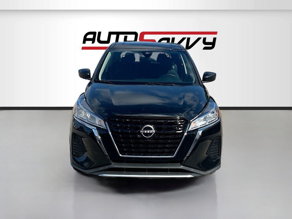 Used 2022 Nissan Kicks S FWD image 2