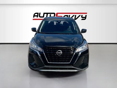 Used 2022 Nissan Kicks S FWD image 2