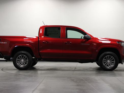 New 2025 Chevrolet Colorado LT w/ LT Convenience Package image 3