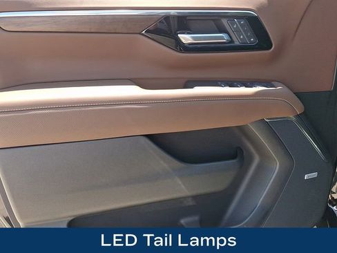 Used 2025 Chevrolet Tahoe High Country AWD/4WD image 25