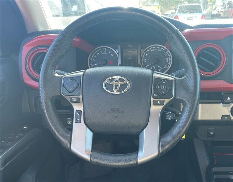 Used 2017 Toyota Tacoma SR5 RWD image 15