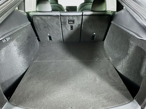 Used 2025 Tesla Model Y Long Range AWD/4WD image 28