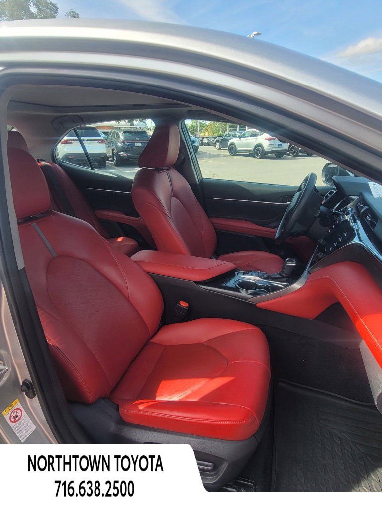 Used 2018 Toyota Camry XSE FWD image 9