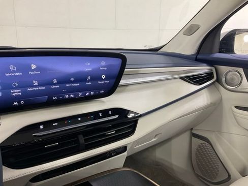 Used 2025 Buick Enclave Avenir w/ Super Cruise Package AWD/4WD image 19