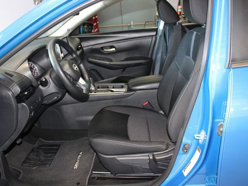 Used 2025 Nissan Sentra SV FWD image 8