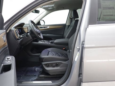 New 2026 Volkswagen Atlas SE image 5