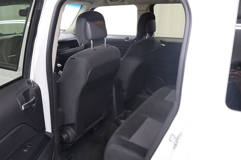 Used 2016 Jeep Patriot Sport w/ Power Value Group AWD/4WD image 23