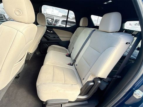 Used 2022 Chevrolet Traverse LS image 24