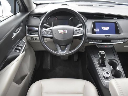 Used 2021 Cadillac XT4 Luxury w/ Driver Awareness Package FWD image 13