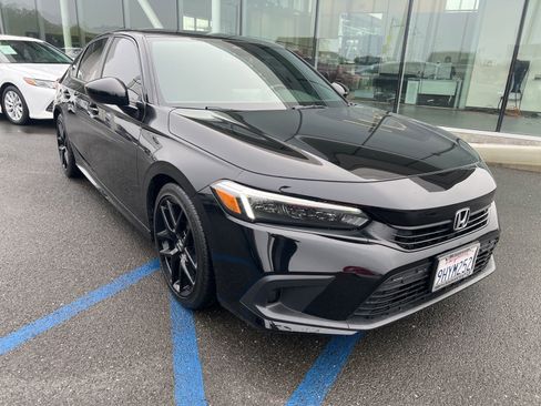 Used 2023 Honda Civic Sport image 2