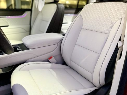 Used 2024 GMC Acadia Denali w/ Super Cruise Package image 12