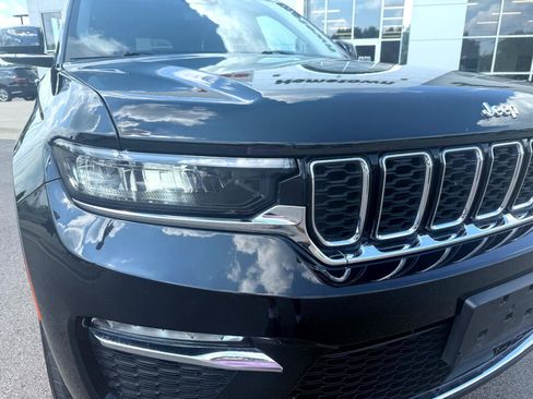 Used 2023 Jeep Grand Cherokee Limited AWD/4WD image 9