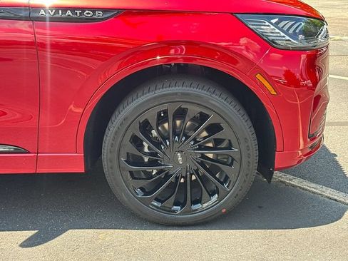 New 2026 Lincoln Aviator Reserve w/ Jet Appearance Package AWD/4WD image 13