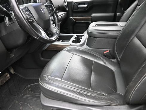 Used 2019 Chevrolet Silverado 1500 RST AWD/4WD image 16